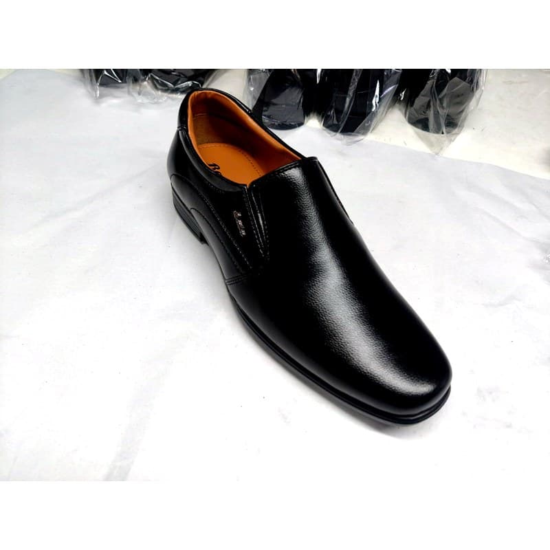 Riviera Penny Loafer — Black